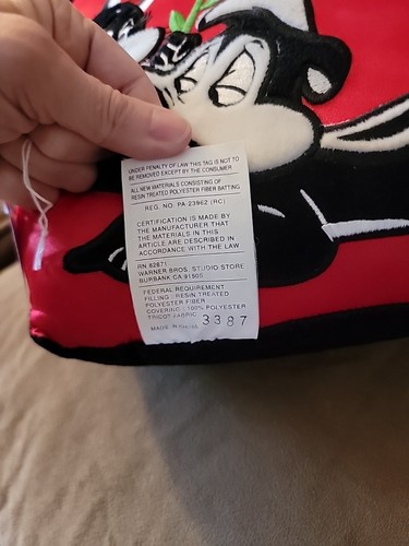 Rare Pepe Le Pew and Penelope Heart Shaped Pillow ~ MINT - Picture 7 of 8