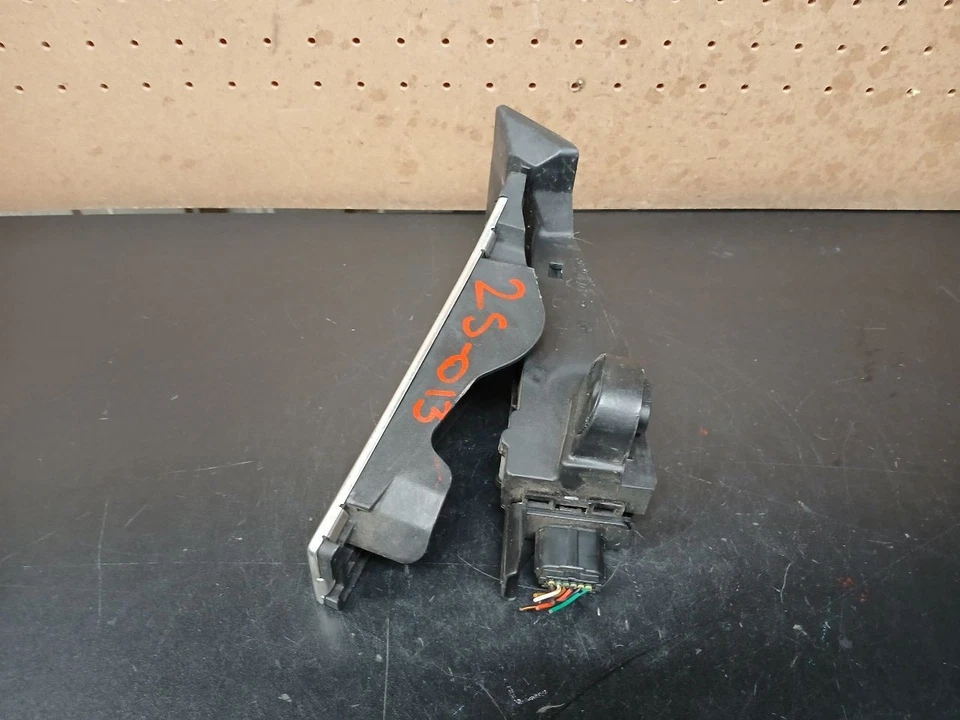 15 16 17 18 19 HYUNDAI SONATA PEDAL DE GAS OEM 32700-C2300 Foto 2 de 4