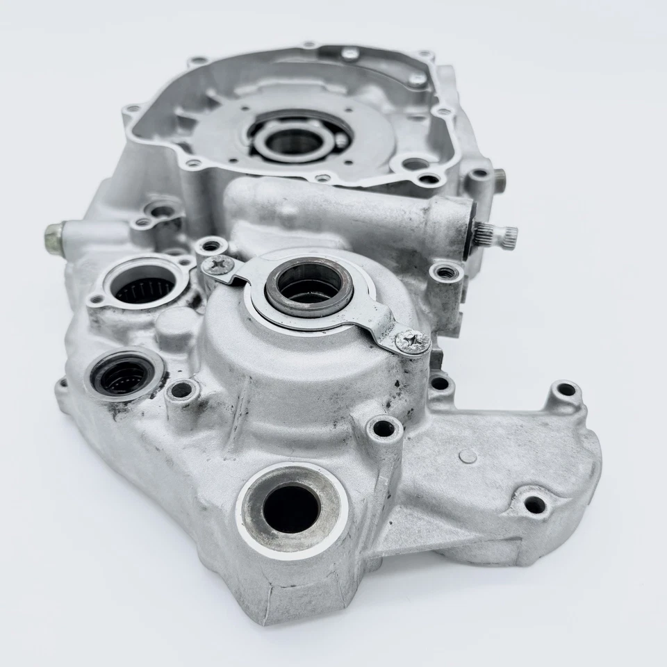 2003 Kawasaki KLX400 SR / R OEM Left Crankcase Engine Case Half KLX 400 - Image 4 of 4