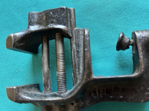 Antique Luther Grinder V60 Pat Pend Clamp On Mini Cast Iron Vise 1 1/2" Jaws - Picture 14 of 14