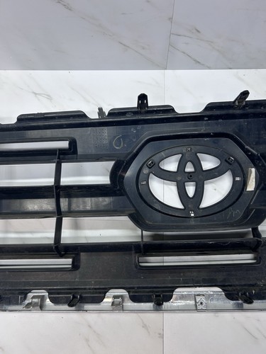 TOYOTA TACOMA SR5 FRONT UPPER GRILLE BLACK w/ CHROME TRIM + EMBLEM 2016-2023 - Picture 8 of 11
