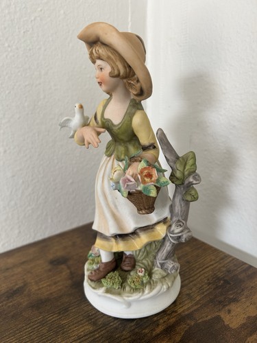 Vintage Napcoware Porcelain Girl W/Flower Basket & Bird Figurine 7.5” - Imagen 2 de 8