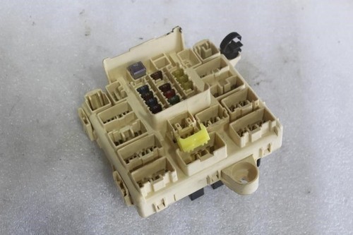 2001 2002 2003 2004 2005 LEXUS IS300 DASH FUSE BOX - Picture 1 of 8