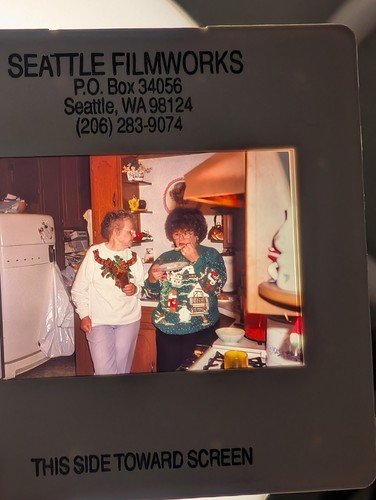 Found Photo Slide Lot - Christmas 1993 - Oklahoma Family 90s Recliner Bulls VTG - Picture 2 of 13