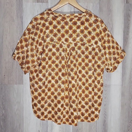 Jane + Delancey Women XL Button Front Blouse Faux Roll Tab Geometric Lightweight - Picture 6 of 8