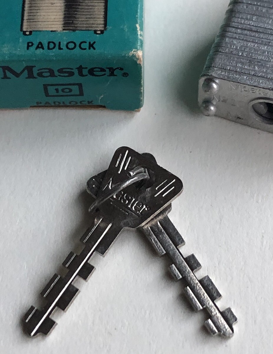 MASTER LOCK★KEY鍵キー★ディスプレイラック★ビンテージUSA雑貨 il_fullxfull.5164204292_68pc.jpg