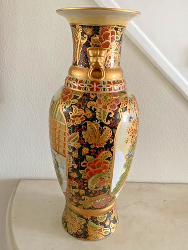 Gorgeous Oriental Porcelain Satsuma, Signed   Vase - Picture 3 of 12