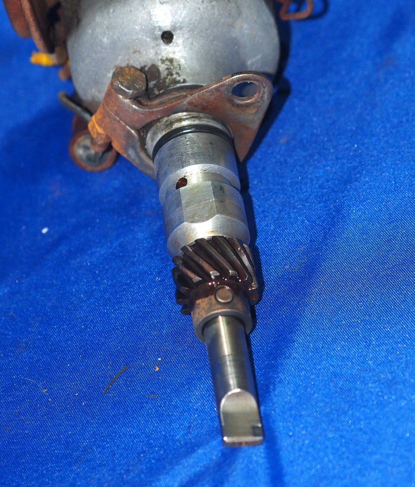 1972-1974 Toyota Land Cruiser FJ40 Federal Ignition Distributor W/Cap OEM Nice