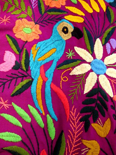 MEXICAN MAYA HAND MADE TABLE RUNNER WOOL HAND EMBROIDERY BIRDS; from CHIAPAS - Picture 3 of 17
