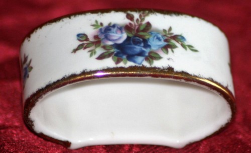 ROYAL ALBERT - " MOONLIGHT ROSE " - TABLEWARE - AS NEW - Afbeelding 46 van 46