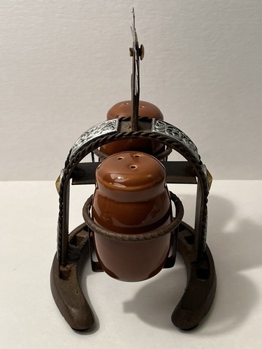 Cowboy & Western Themed Spur and Horseshoe Salt And Pepper Shaker Holder - Picture 4 of 15