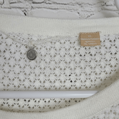 Anthro Strick & geknotet Elfenbein Blumen Spitze Cutout Noppen Strick U-Ausschnitt Pullover - Bild 6 von 7