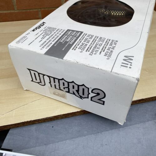 DJ Hero 2 Party Bundle Nintendo Wii - 2 Turntables, Microphone & Games Included - Picture 11 of 15