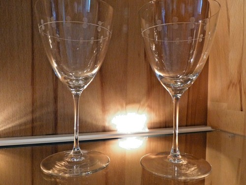 2 Gläser, Weißwein, Oberweimar, Neuauflage Prof. Wagenfeld, dezenter Schliff
