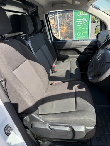 Vauxhall Vivaro 1.5 diesel 2023 - Picture 14 of 18