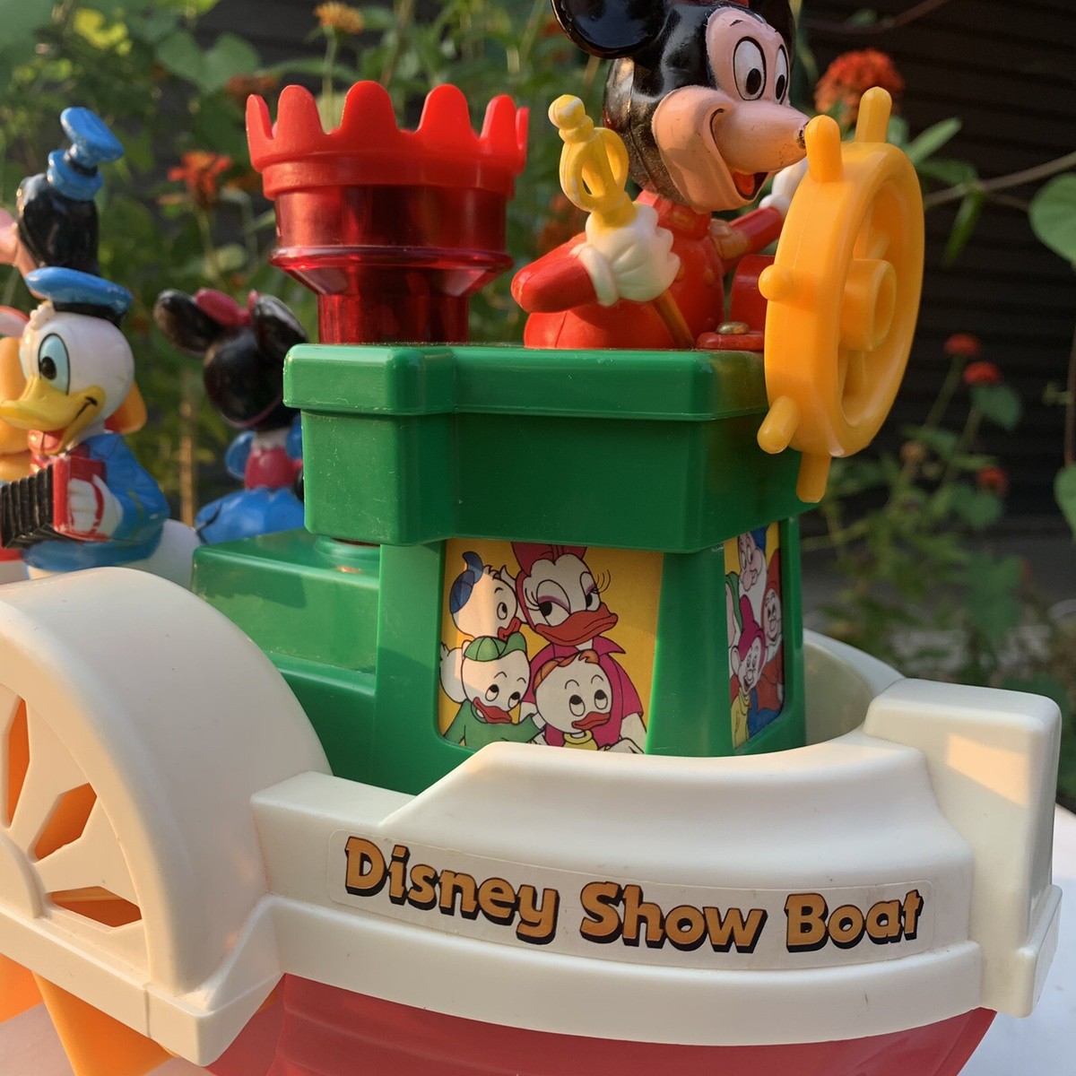 1981ビンテージ　DISNY show Boat Vintage Walt Disney Toy Mickey Mouse Steam Show Boat Battery