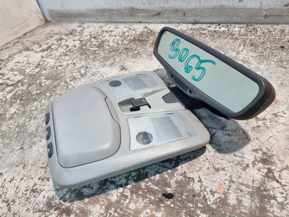 Luz interna frontal Volvo V70 e espelho retrovisor 2003 MK2 OEM 8685433 E11015469 - Imagem 3 de 4