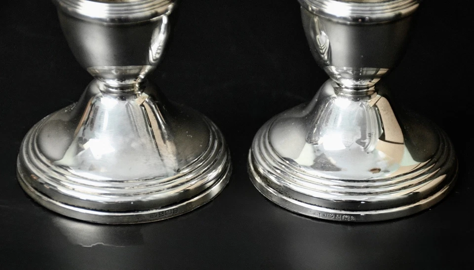 Пара маленьких свечных палочек из стерлингового серебра Birmingham 1994 от W. I. Broadway & Co - Изображение 3 из 4