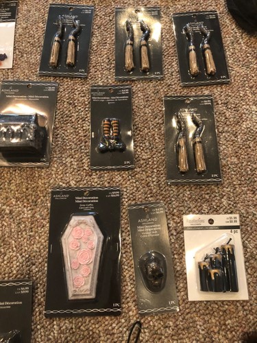 Lot 33 NEW Ashland HALLOWEEN mini decoration dollhouse party favors  skeleton - Imagen 11 de 16