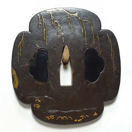Higo Tsuba Masterpiece, Iron-Finished Quince Shaped Weeping Yanagi-Fuji, #K8369 - Picture 4 of 9