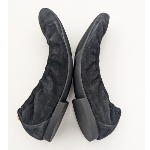 Stuart Weitzman Gabby Scrunch Rivet Suede Ballet Flat Black Size US6 EU37 - Picture 10 of 10