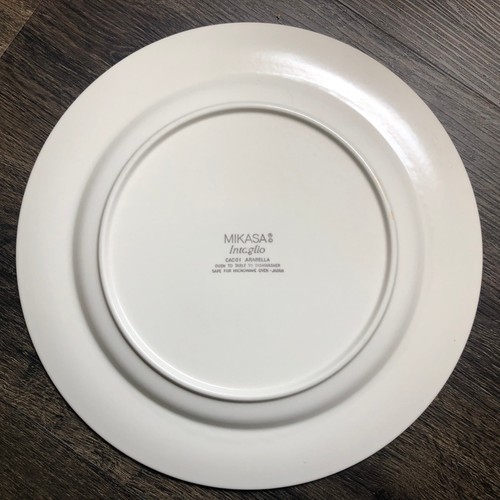 Plato de corte de gres Mikasa Intaglio CAC01 Arabella 13" / plato redondo ~ nuevo sin caja - Imagen 7 de 9