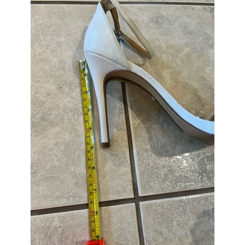 Sam Edelman Arielle weiß Knöchelriemen Stiletto Kleid 5" Absätze Größe 10  - Bild 4 von 7