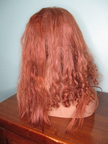 22" rot blond Mix ASYMMETRISCH halb gelockt Experiment Perücke von EXPRESS YOURSELF - Bild 14 von 22