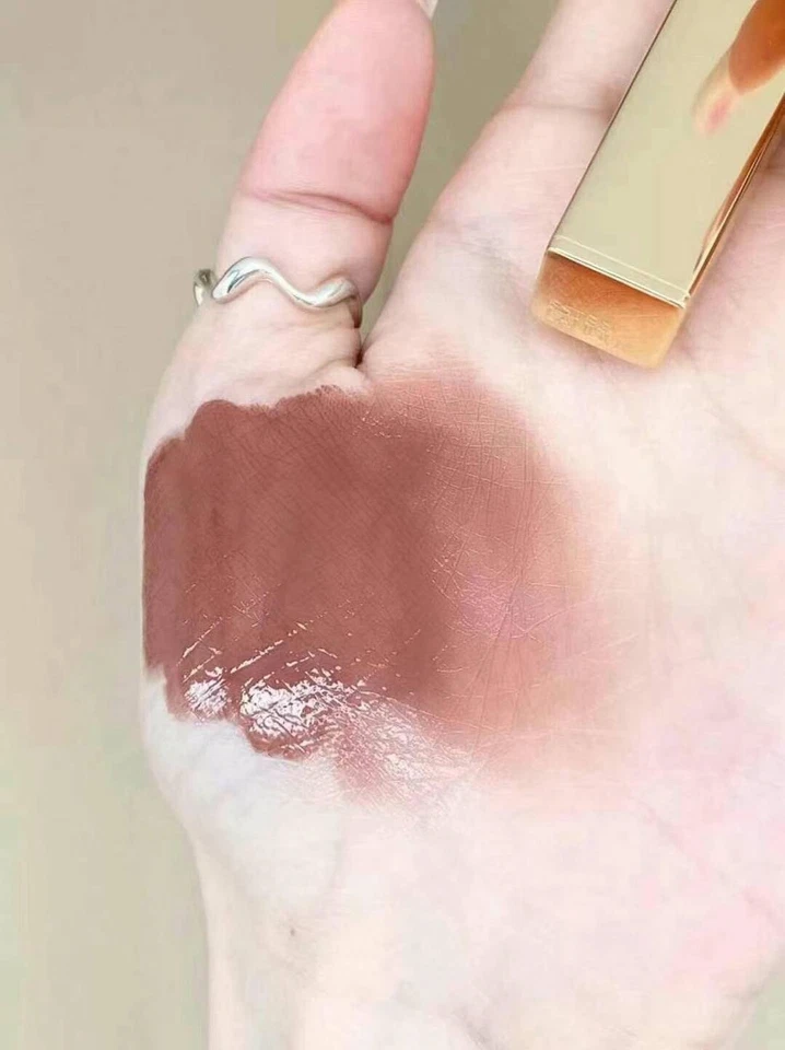 Estee Lauder Pure Color Illuminating Sheer Shine Lipstick 901 Born Flirt - Image 2 of 2