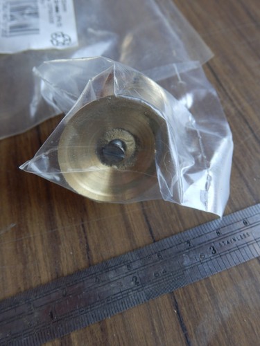 Lorenzo 30mm round brass knob for cabinet furniture cupboard drawer - Picture 2 of 3
