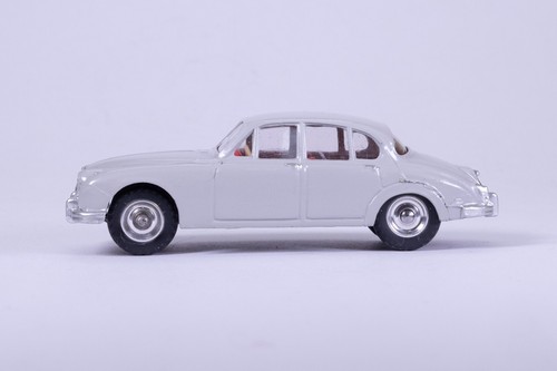 Dinky Toys 195 Jaguar 3.4 Saloon Boxed Excellent Condition - 第 4/13 張圖片