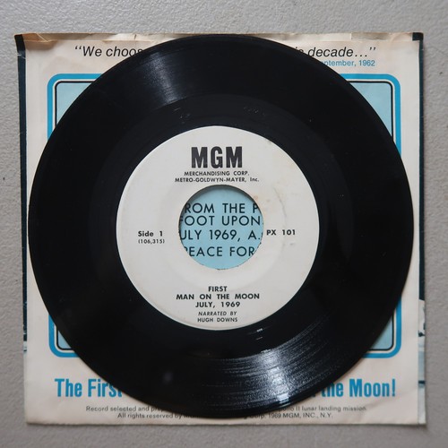 Hugh Downs First Man On The Moon July, 1969 Vinyl 45 MGM VG 9-44 - Picture 3 of 4
