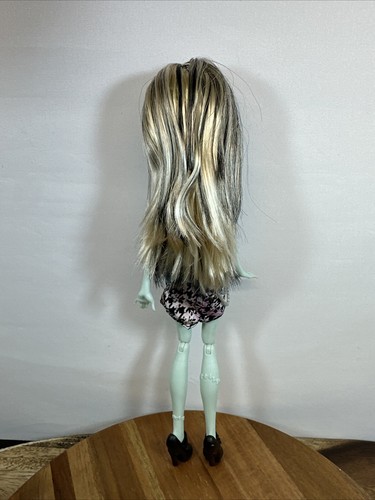 Frankie Stein DESIGNER BOOO-TIQUE Monster High Doll NRFB NEW 2015 Mattel 26B - Picture 4 of 18