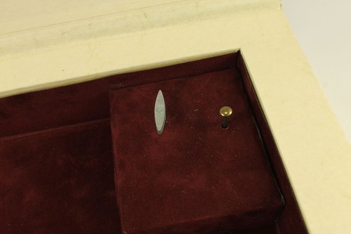 1987 BUDAPEST Book Shape Jewelry Music Box - Picture 10 of 10