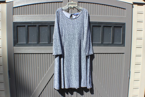 Women's XL APT.9 Black & White Dress With 17 Inch Long Sleeves - Picture 1 of 4