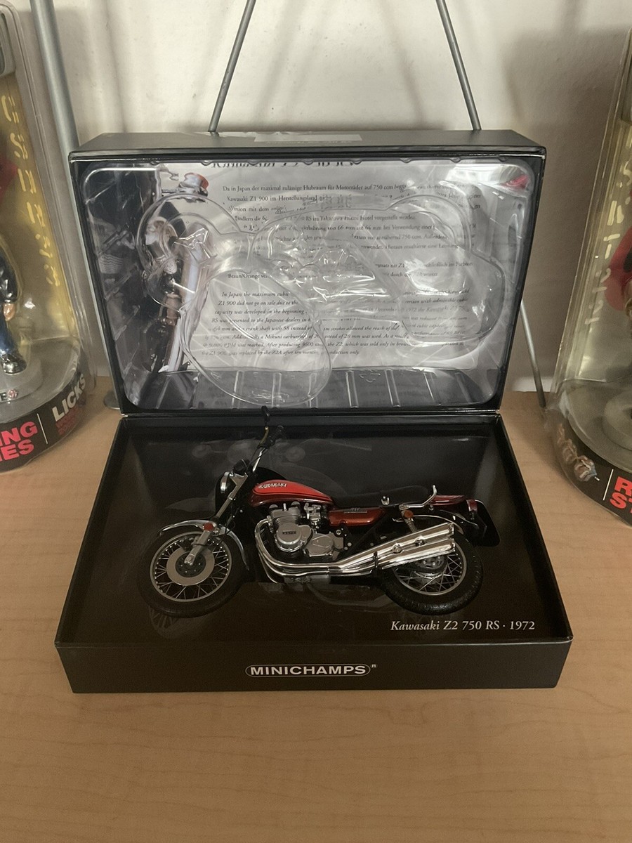 MINICHAMPS Kawasaki Z2 750 RS 1972【0812】 Minichamps 1:12 Scale Kawasaki Z2 750 RS (1972) Diecast Motorcyle