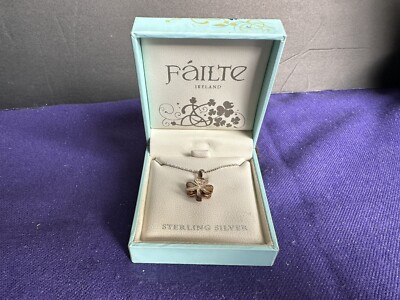 Solvar Failte Sterling Silver Shamrock Necklace   Irish Made