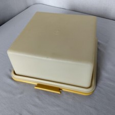 Tupperware Square Cake Taker Carrier 1241-5 No Handle Harvest Gold
