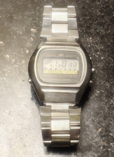 1980s Vintage Rare Quartz Orient Chronograph Digital, with Screen Defects - Picture 13 of 18