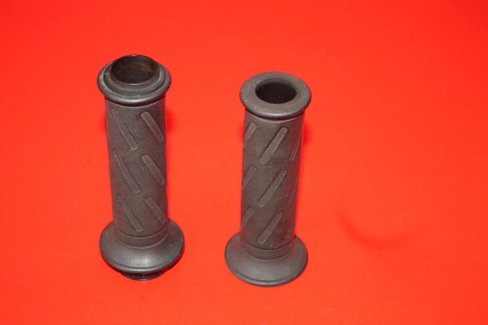 09 2009 SUZUKI KATANA 650 DERECHA IZQUIERDA CLIPON MANILLAR EMPUÑADURAS JUEGO DE PARES Foto 3 de 4