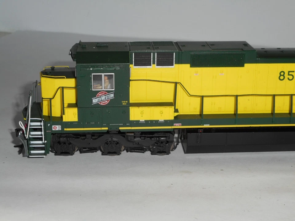 Atlas Master Series #7605 Dash 8-40C C & NW. DCC Ready. Excel cond.2 rail DC.HO - Image 2 of 4