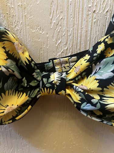 Old Navy Women’s Black W/ Yellow Sunflowers Bikini Swimsuit Top Padded XL NWT - Picture 3 of 5