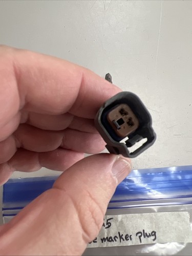 2007 Pontiac G5 rear right hand side marker light plug - Picture 2 of 3