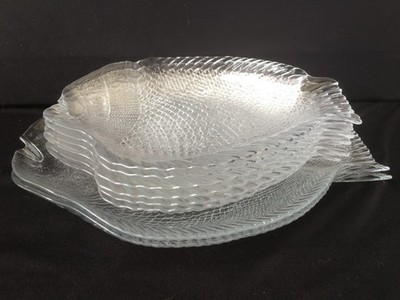 TISCHSERVICE IN FISCHFORM AUS GEHÄRTETEM GLAS TRANSPARENT PASABAHCE