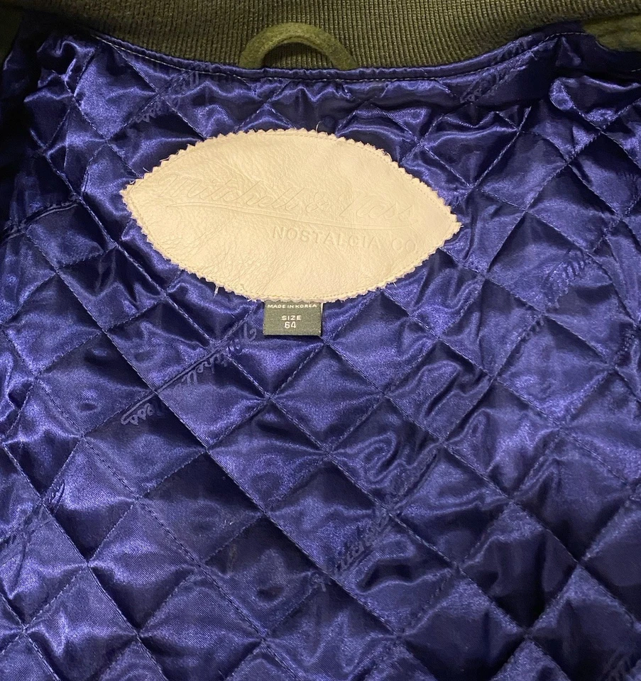 Chaqueta Universitaria Mitchell & Ness Talla 64 (2XL) Verde Lana Azul Borde Acolchado Satinado Foto 3 de 4