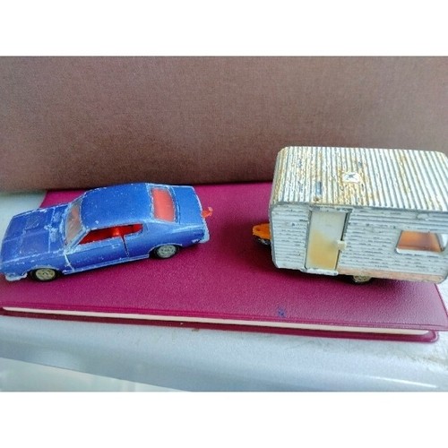 Tomica Japan-Made Bluebird U Camper Van Set - Picture 7 of 7