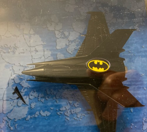 Eaglemoss DC Comics Automobilia Arkham Origins Video Game Batwing - Picture 8 of 9