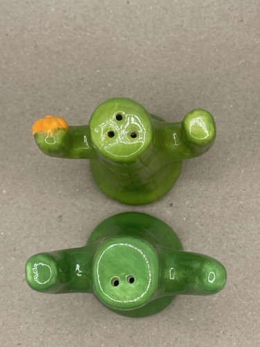 Cactus Shakers With Yellow Flower Southwestern Ceramic Salt & Pepper - Picture 3 of 5