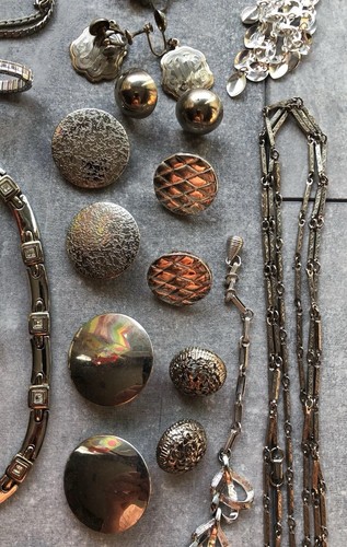 Schmuck Konvolut 67 Teile Broschen Halsketten Ohrringe Armbänder Uhren Sterling 10kRGP - Bild 9 von 24