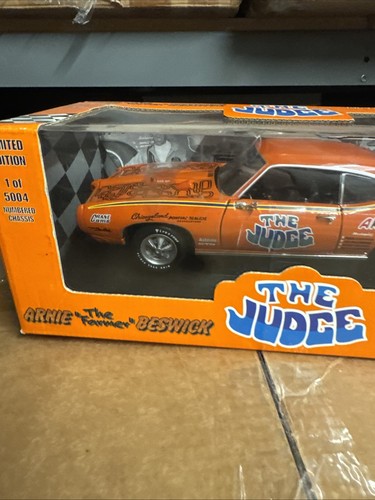 1/18 THE JUDGE 69 GTO ARNIE BESWICK 1 OF 5004 LIMITED EDITION ERTL Has Crack - Picture 13 of 15